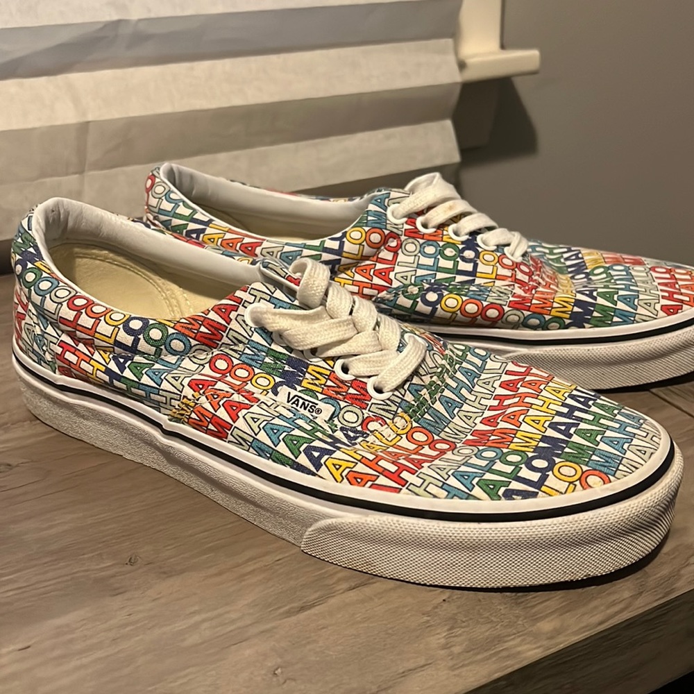 MAHALO Vans - mens 9/women’s 10.5